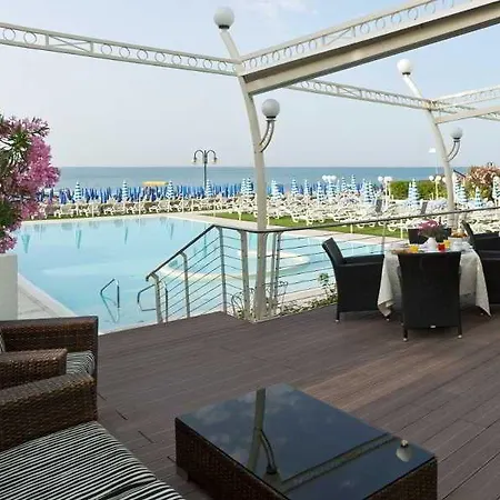 Le Soleil Hotel 4*